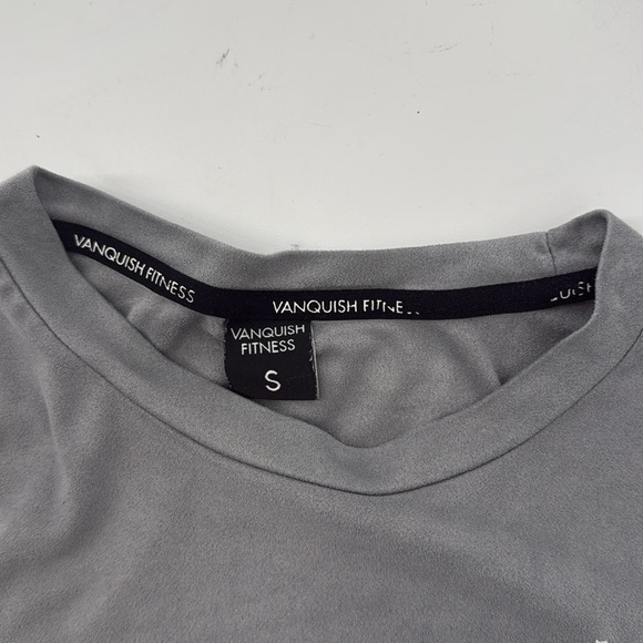 Vanquish Fitness Logo layering T-Shirt Small Gray Suede Texture Workout Top - Picture 7 of 8